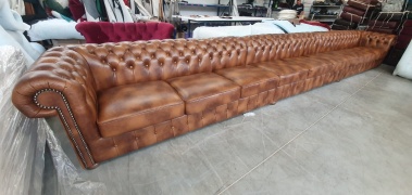 Długa sofa Chesterfield - zdjęcie 1