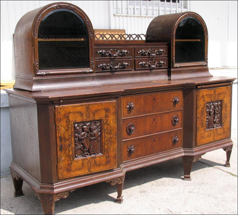 NIESAMOWITY, STARY KREDENS - 1