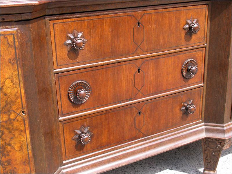 NIESAMOWITY, STARY KREDENS - 2