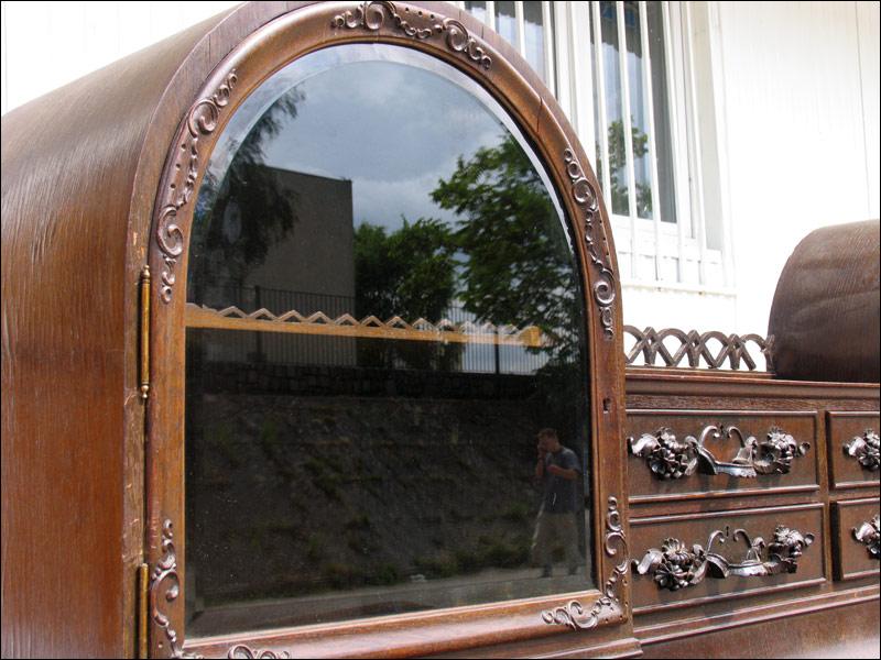 NIESAMOWITY, STARY KREDENS - 7