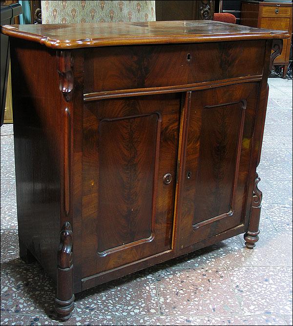 KOMODA LOUIS PHILIPPE - 1