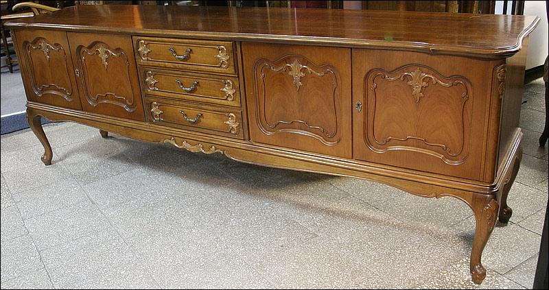 KOMODA CHIPPENDALE - 1