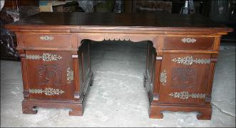 BIURKO Z OKUCIAMI - zdjęcie 1