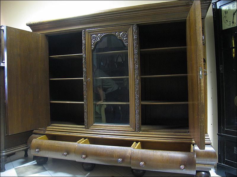 BIBLIOTEKA Z POSTACIAMI - 7