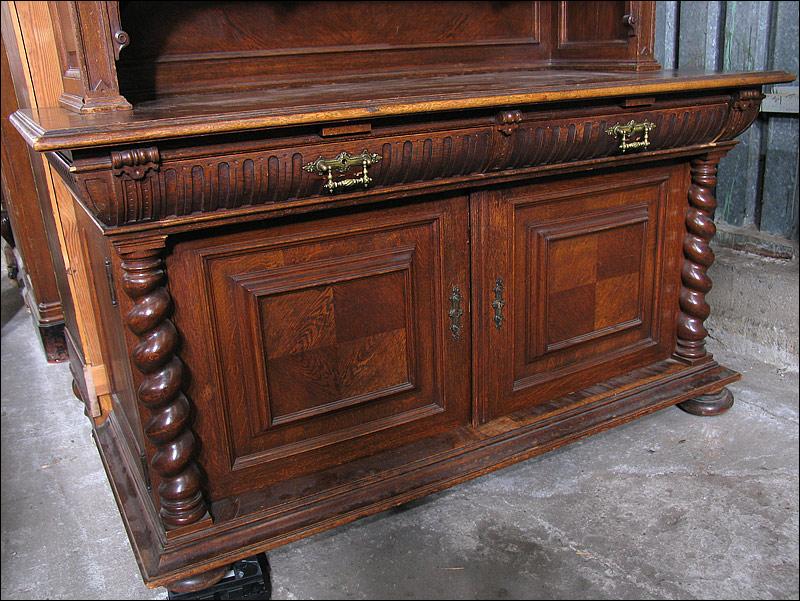 TRZYCZĘŚCIOWY KREDENS (m) - 2