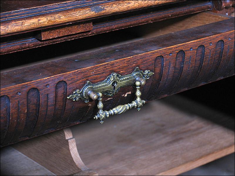 TRZYCZĘŚCIOWY KREDENS (m) - 8