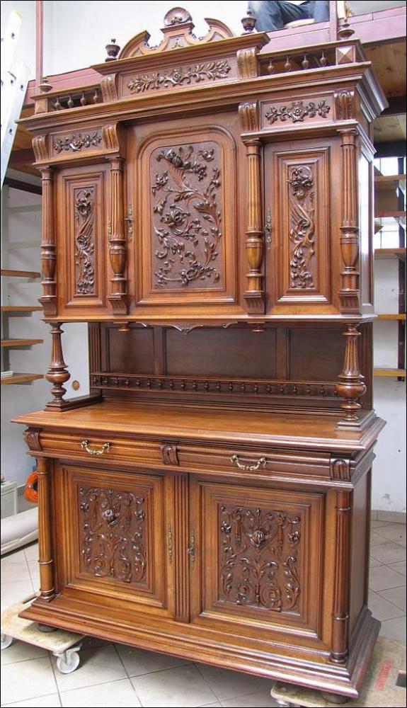 OLBRZYMI KREDENS - 1