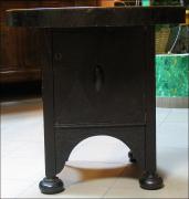 STOLIK Z DRZWICZKAMI - zdjęcie 1