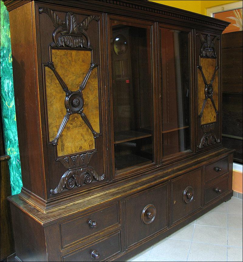 BIBLIOTEKA Z CZECZOTĄ - 1