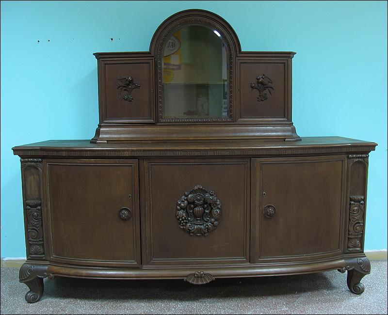 OLBRZYMI KREDENS - 1