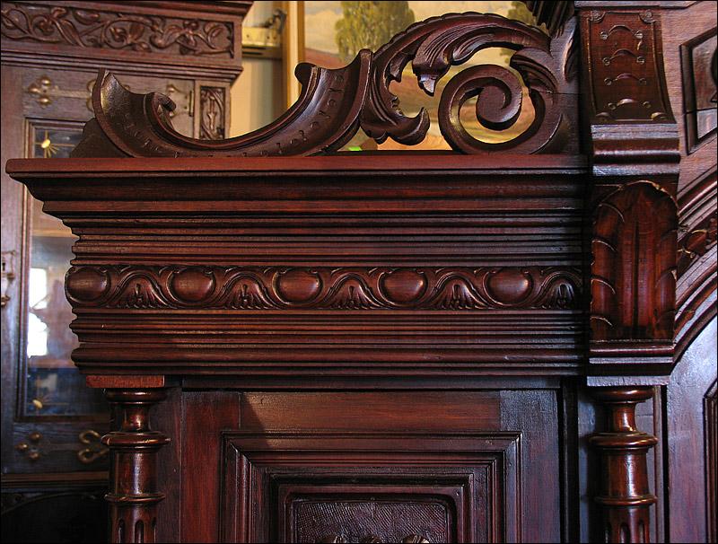 EKLEKTYCZNY KREDENS - 4
