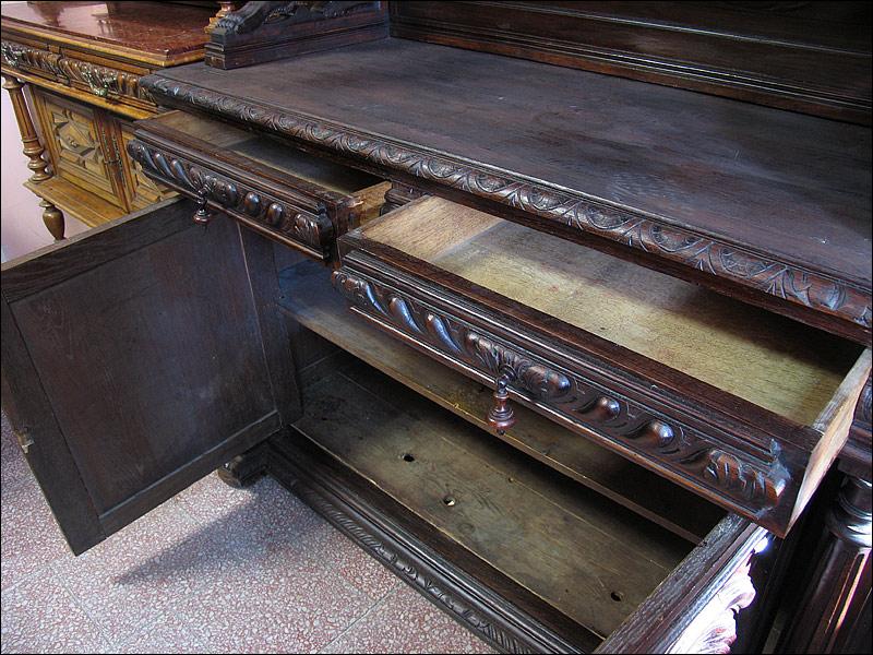 EKLEKTYCZNY KREDENS 'PAN SALONÓW' - 11