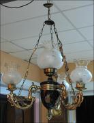 WISZĄCA LAMPA Z CZTEREMA KLOSZAMI - zdjęcie 2 WISZĄCA LAMPA Z CZTEREMA KLOSZAMI - zdjęcie 2