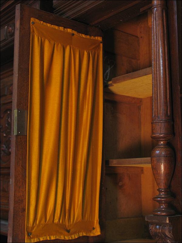 KREDENS EKLEKTYCZNY Z MOTYWEM ŁOWIECKIM (u) - 11