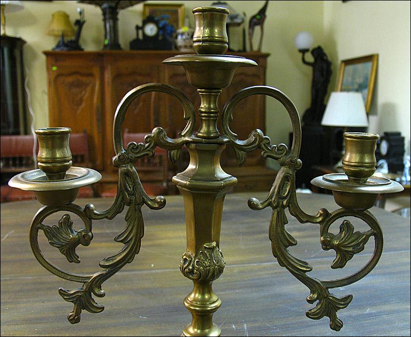 ŚWIECZNIK TRZYRAMIENNY - 1