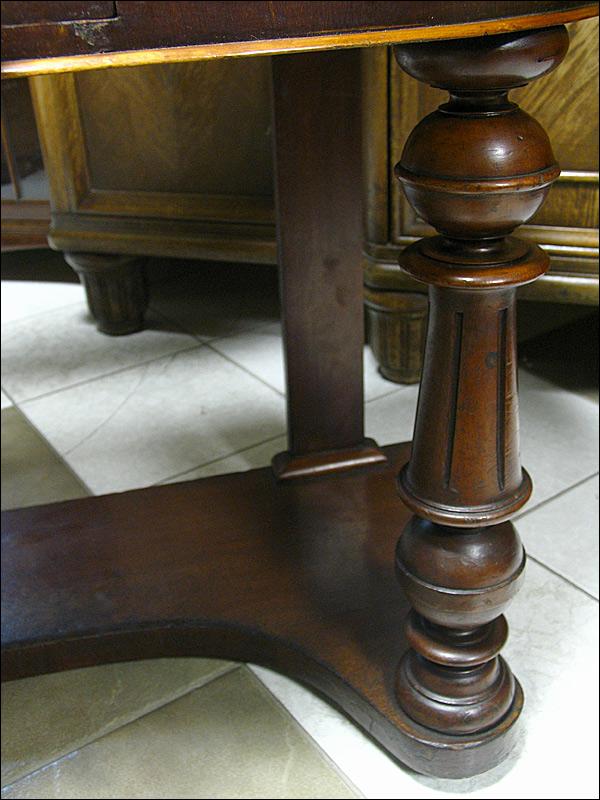 MAHONIOWA TOALETKA - 1