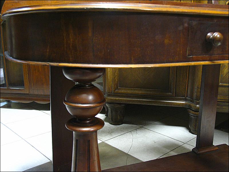 MAHONIOWA TOALETKA - 3