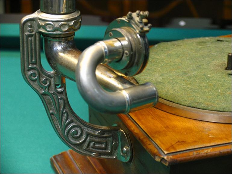 Oryginalny gramofon z tubą początek XX wieku - 4
