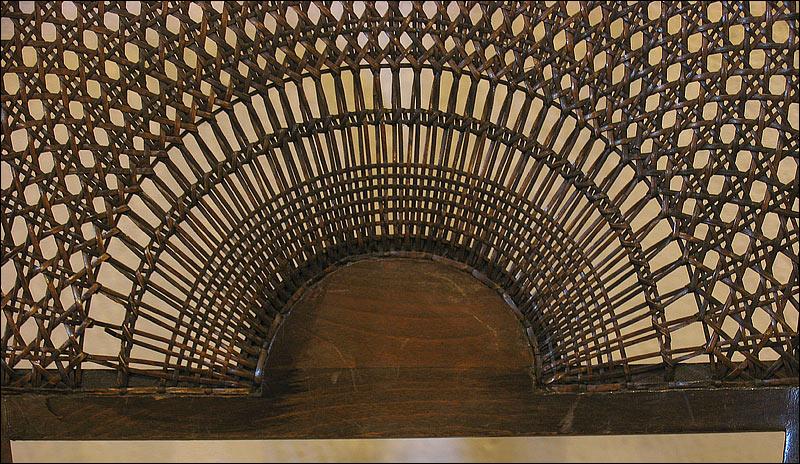 STÓŁ + 4 KRZESŁA CHIPPENDALE (u) - 16