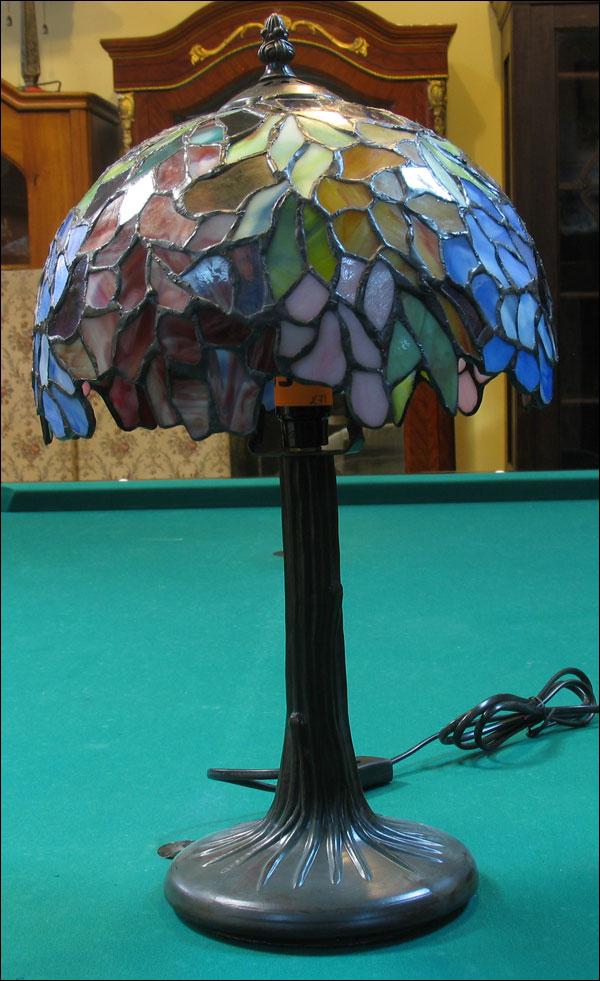 LAMPA WITRAŻOWA TIFFANY 40 CM GRA KOLORÓW - 1