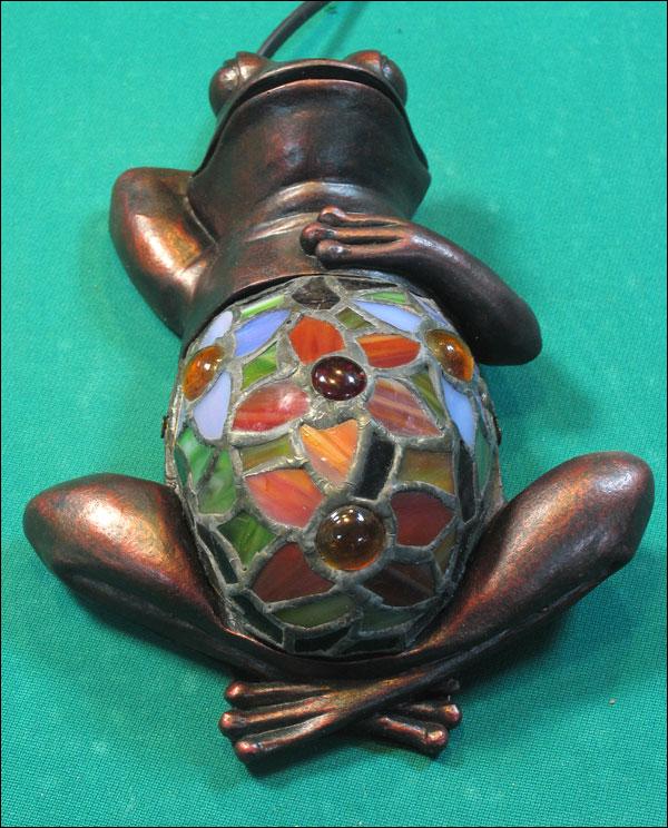 LAMPA WITRAŻOWA TIFFANY ŻABA - 1