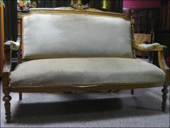 DELIKATNA SOFA EKLEKTYCZNA - zdjęcie 2 DELIKATNA SOFA EKLEKTYCZNA - zdjęcie 2