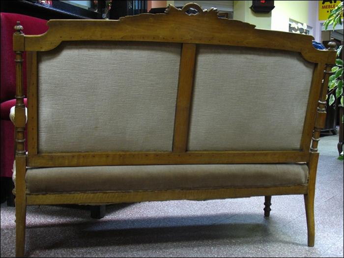 DELIKATNA SOFA EKLEKTYCZNA - 3