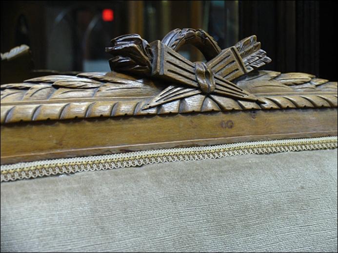 DELIKATNA SOFA EKLEKTYCZNA - 8