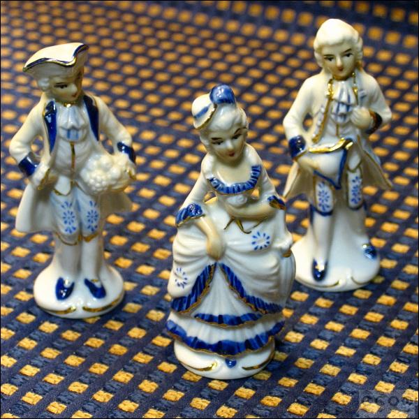 5 PORCELANOWYCH FIGUREK - 6