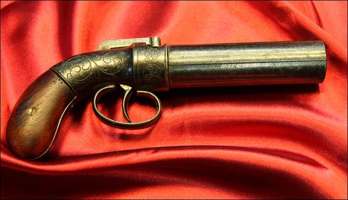 PISTOLET WIELOSTRZAŁOWY - PIĘKNA REPLIKA - 1