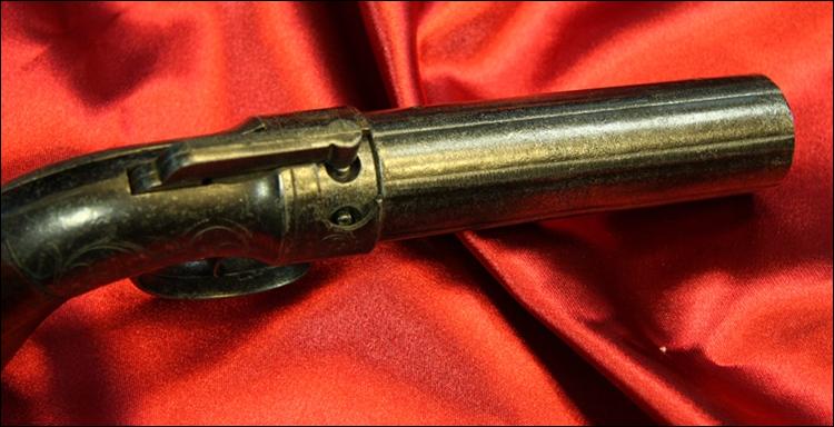 PISTOLET WIELOSTRZAŁOWY - PIĘKNA REPLIKA - 2
