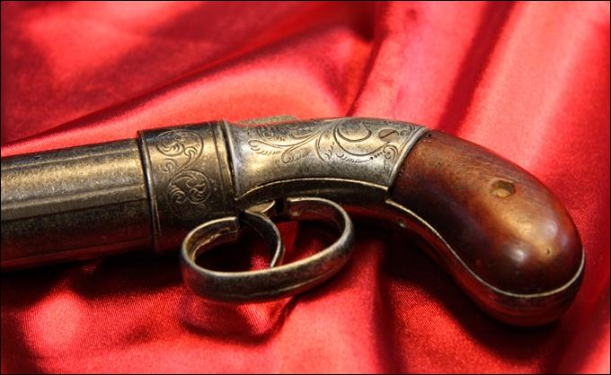 PISTOLET WIELOSTRZAŁOWY - PIĘKNA REPLIKA - 4
