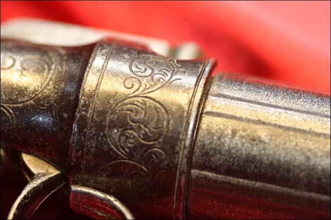 PISTOLET WIELOSTRZAŁOWY - PIĘKNA REPLIKA - 6
