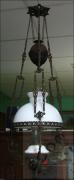 WISZĄCA LAMPA NAFTOWA Z OKRESU MIĘDZYWOJENNEGO (k) - zdjęcie 1