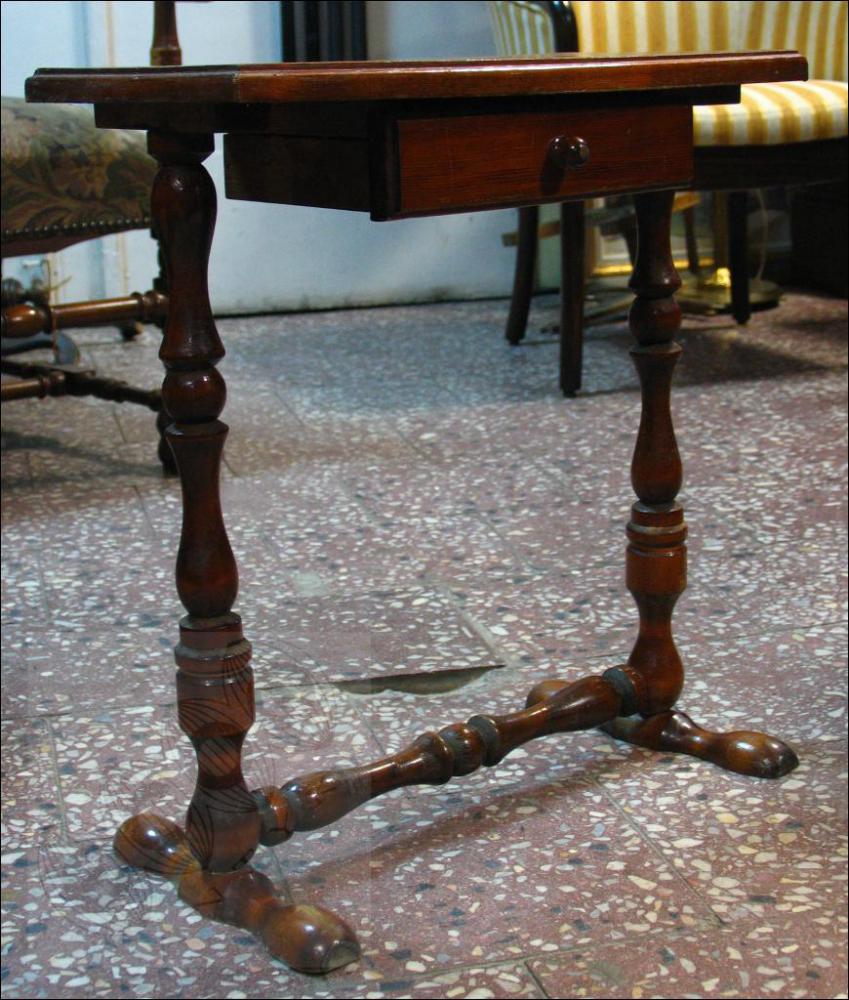 MAŁY STOLIK (k) - 1
