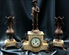 MARMUROWY ZEGAR Z PRZYSTAWKAMI PRZEŁ. XIX I XX w. - zdjęcie 1