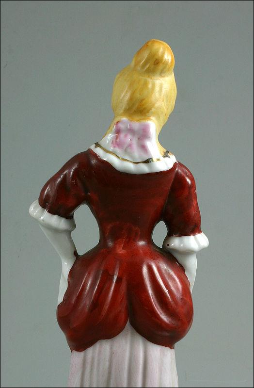 PORCELANOWA FIGURKA (k) - 2