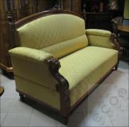 EKLEKTYCZNA SOFA Z MAHONIOWYM STELAŻEM - zdjęcie 3