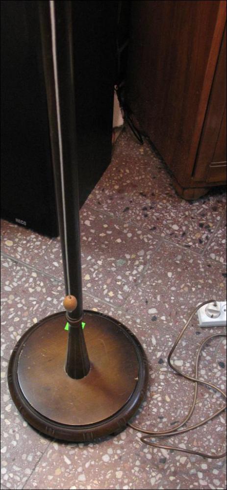 LAMPA STOJĄCA NA DREWNIANEJ NODZE (k) - 3