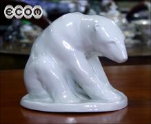 PORCELANOWA FIUGRKA - NIEDŹWIEDŹ POLARNY - zdjęcie 1