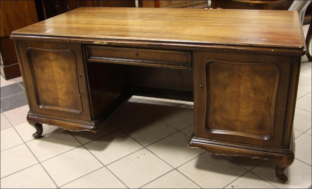 BIURKO-BIBLIOTECZKA CHIPPENDALE - 1