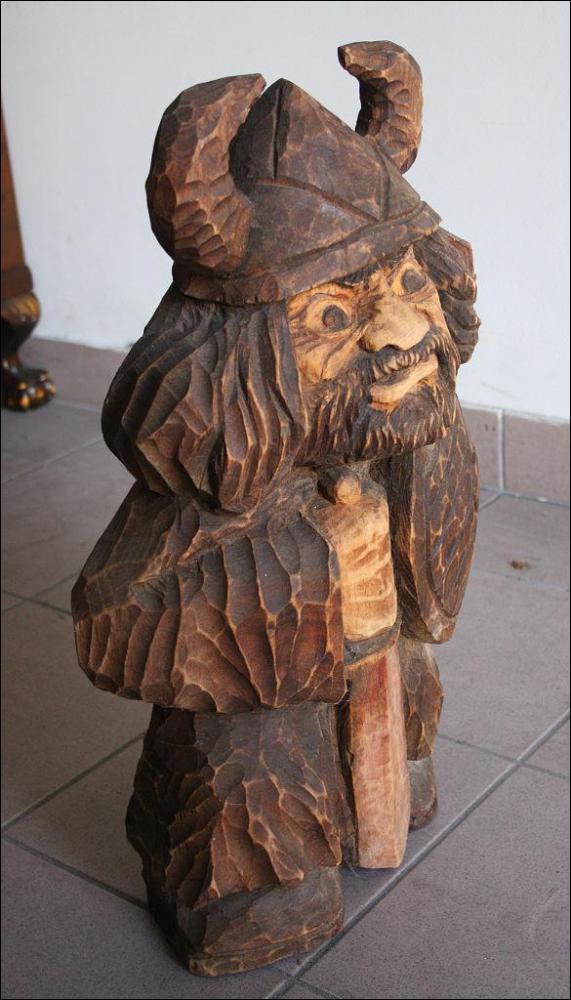 RZEŹBA - WESOŁY WIKING - 1