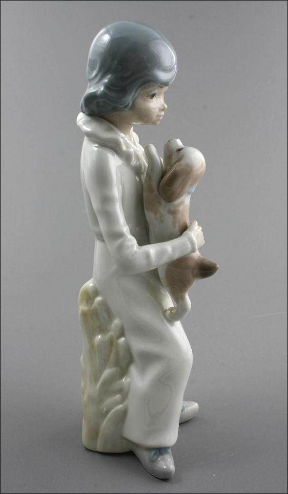 FIGURKA - DZIEWCZYNKA Z PSEM / Casades / - 1