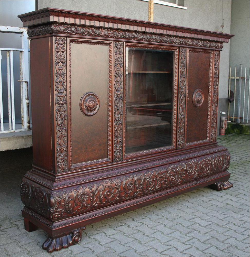 GABINET ORZECHOWY - 12