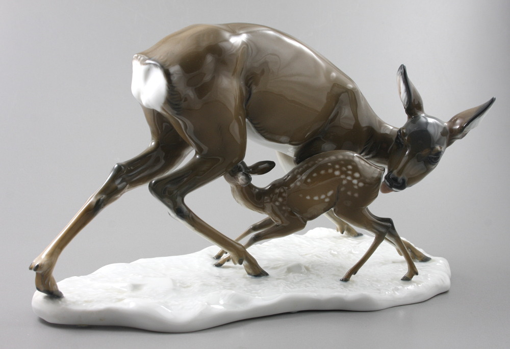 DUŻA FIGURKA - KARMIĄCA SARNA / Rosenthal / - 1