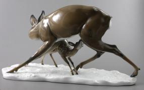 DUŻA FIGURKA - KARMIĄCA SARNA / Rosenthal / - zdjęcie 3