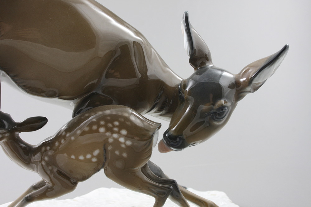 DUŻA FIGURKA - KARMIĄCA SARNA / Rosenthal / - 4