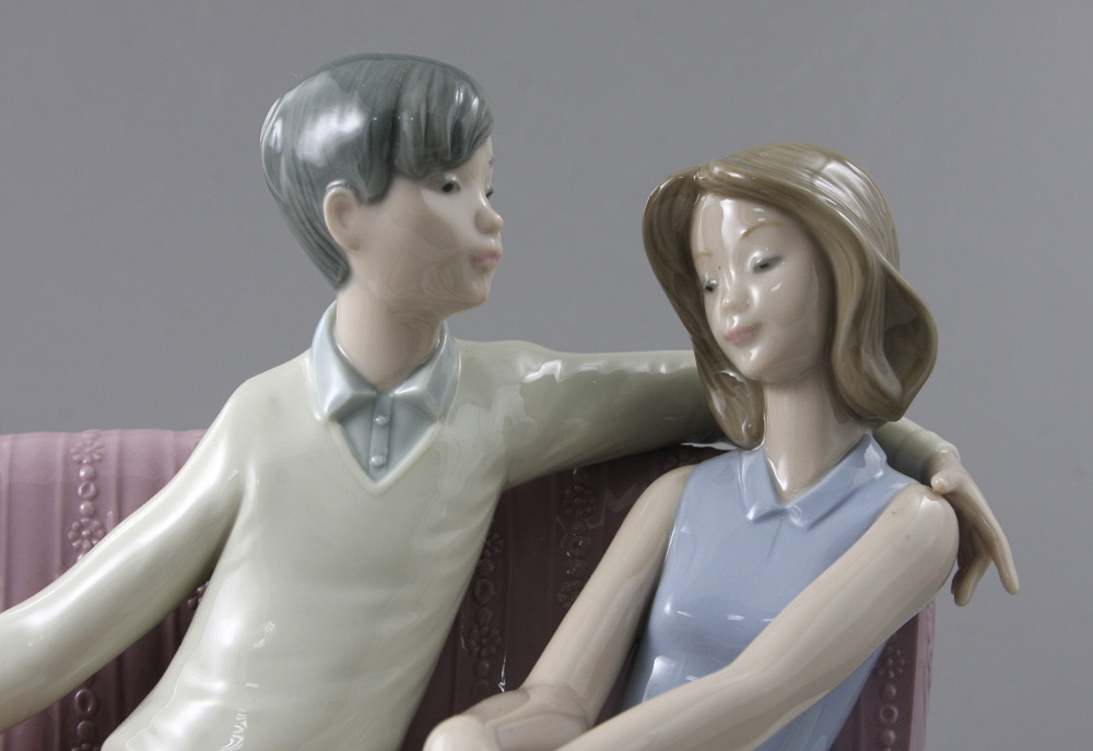 DUŻA FIGURKA - PARA ZAKOCHANYCH / Lladro / - 3