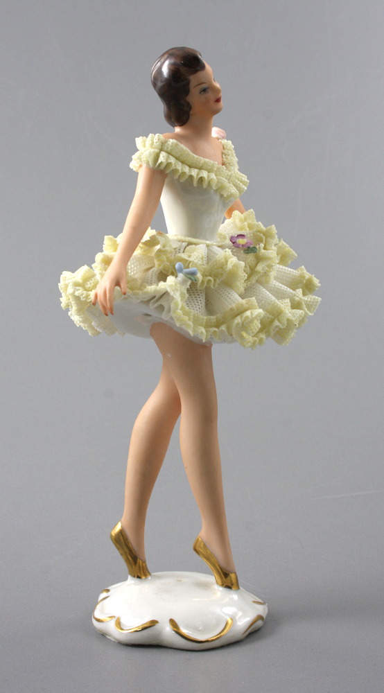 FIGURKA - TANCERKA / Sandizell, Höffner &amp; Co / - 1