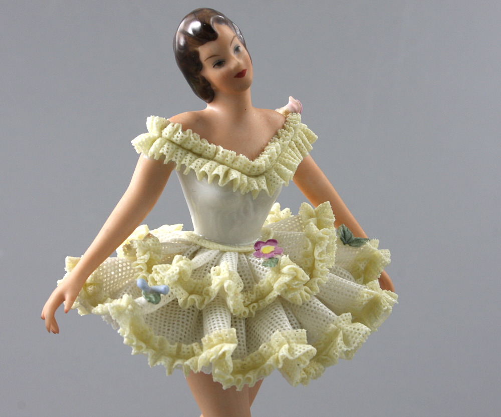 FIGURKA - TANCERKA / Sandizell, Höffner &amp; Co / - 3